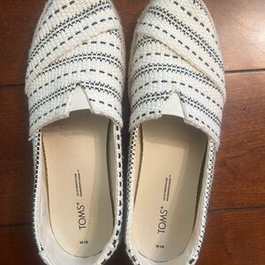 TOMS Women's Cream and Black Patterned Loafers